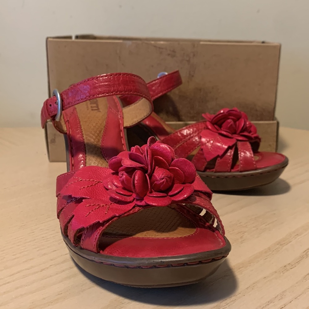 LIKE NEW Born Cornflower Heels